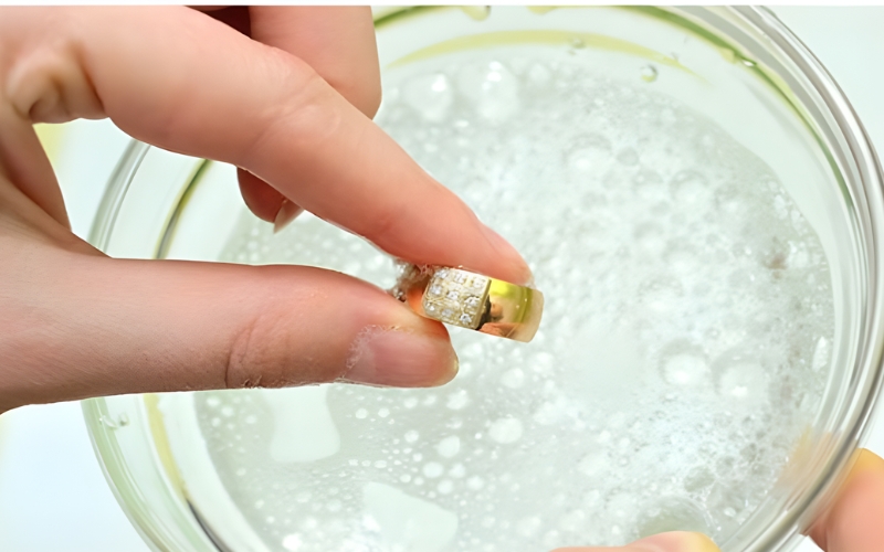 Bảo quản và vệ sinh trang sức vàng 10K