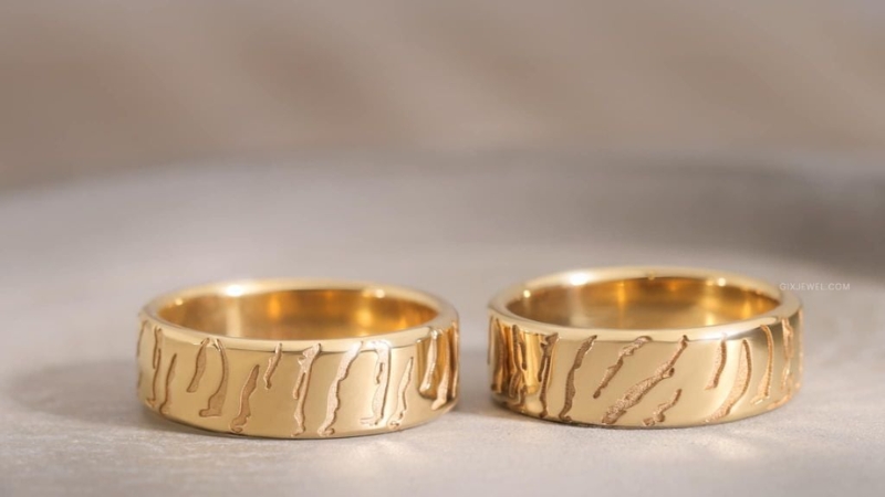 Các chi tiết phổ biến như là hoa văn khắc nổi chìm