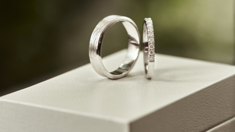 Vàng trắng là vàng kết hợp với các kim loại trắng