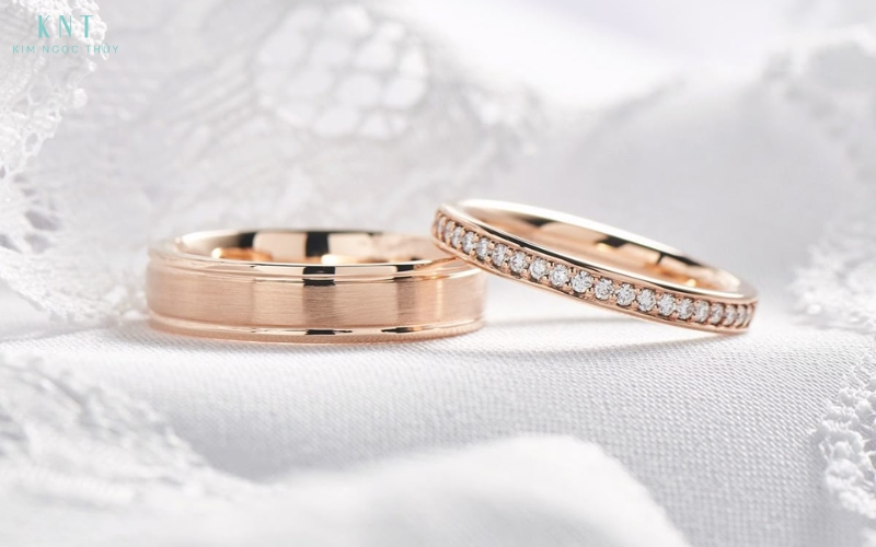 Nhẫn đính đá chìm là lựa chọn lý tưởng cho công việc cần vận động tay nhiều