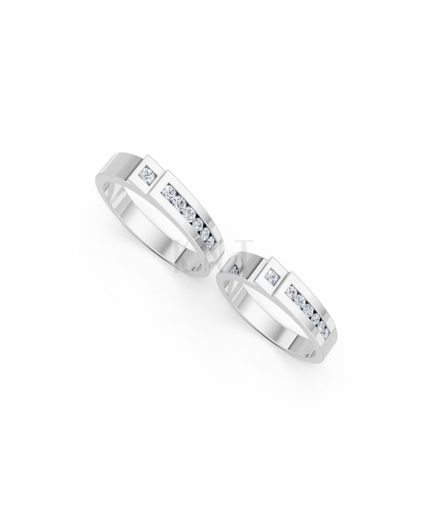 Nhẫn cưới E55 màu vàng trắng White Gold vàng sáng bóng, thiết kế trẻ trung