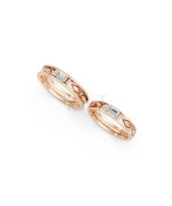 Nhẫn cưới E614 phong cách hiện đại, đá hình chữ nhật độc đáo màu vàng hồng Rose Gold cặp đôi, phong cách trẻ trung, nổi bật
