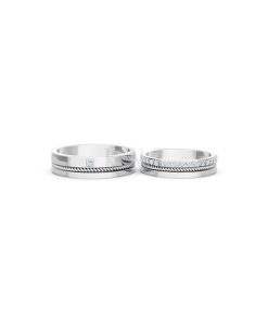 Nhẫn cưới E813 đính đá tinh xảo, thiết kế hiện đại màu vàng trắng White Gold vàng sáng, đường nét sắc sảo, tinh tế