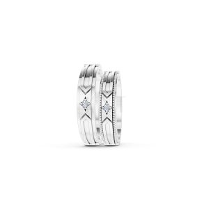 Nhẫn cưới E814 họa tiết mũi tên mạnh mẽ và cá tính màu vàng trắng White Gold vàng sáng, đường nét sắc sảo, tinh tế