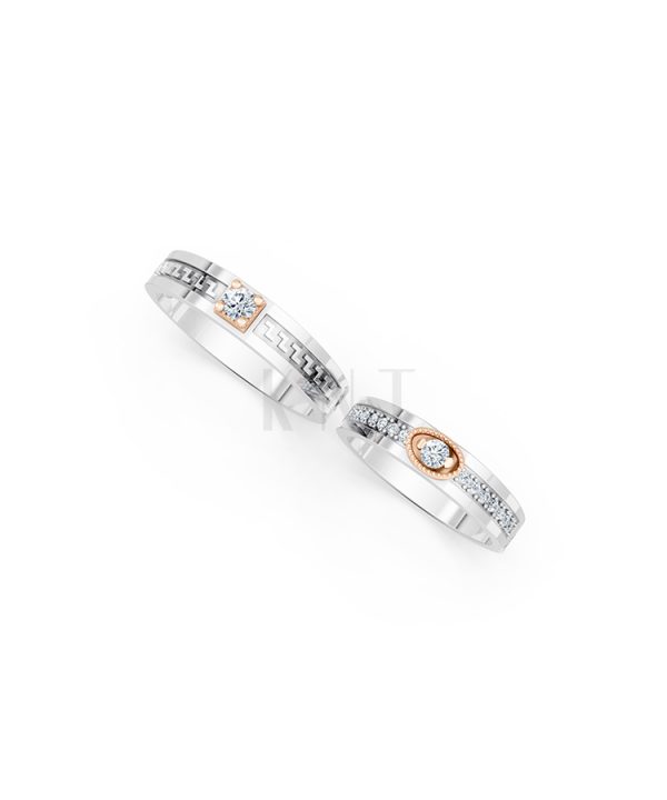 Nhẫn cưới E818 đường nét tinh xảo, đính đá lấp lánh phối màu Dual Color vàng đẹp, họa tiết hình học, độc đáo