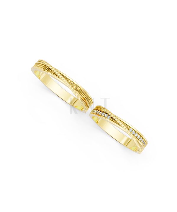 Nhẫn cưới E824 phong cách tinh tế, đá quý lấp lánh màu Vàng Gold đính đá trắng, thiết kế phá cách, sang trọng