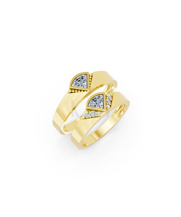 Nhẫn cưới E825 thiết kế hình kim cương dộc đáo, hiện đại màu Vàng Gold thiết kế tinh tế, sang trọng