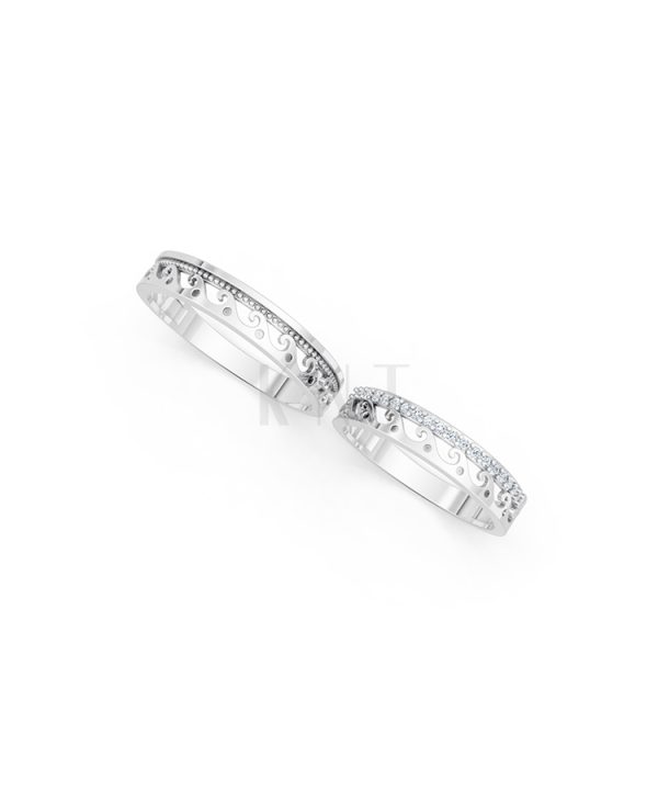 Nhẫn cưới E829 phong cách hiện đại, họa tiết sóng mềm mại màu vàng trắng White Gold kiểu dáng cá tính, hiện đại