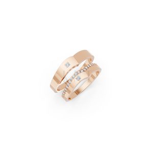 Nhẫn cưới E839 dáng chữ V độc đáo, phong cách hiện đại màu vàng hồng Rose Gold họa tiết ấn tượng, cá tính
