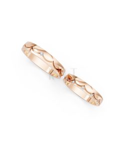 Nhẫn cưới E869 phong cách hiện đại, họa tiết sóng uốn lượn tinh tế màu vàng hồng Rose Gold thiết kế đối xứng, phong cách, ấn tượng