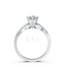 Nhẫn đính hôn đá US R336 – ALORA màu vàng trắng White Gold vàng sáng, đường nét sắc sảo, tinh tế