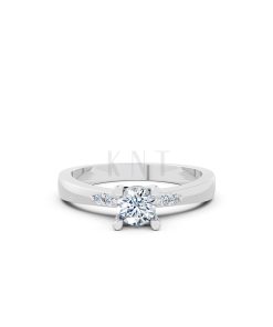 Nhẫn đính hôn R60 thiết kế ổ hột nổi bật, đá tấm thanh lịch màu vàng trắng White Gold vàng sáng bóng, thiết kế trẻ trung