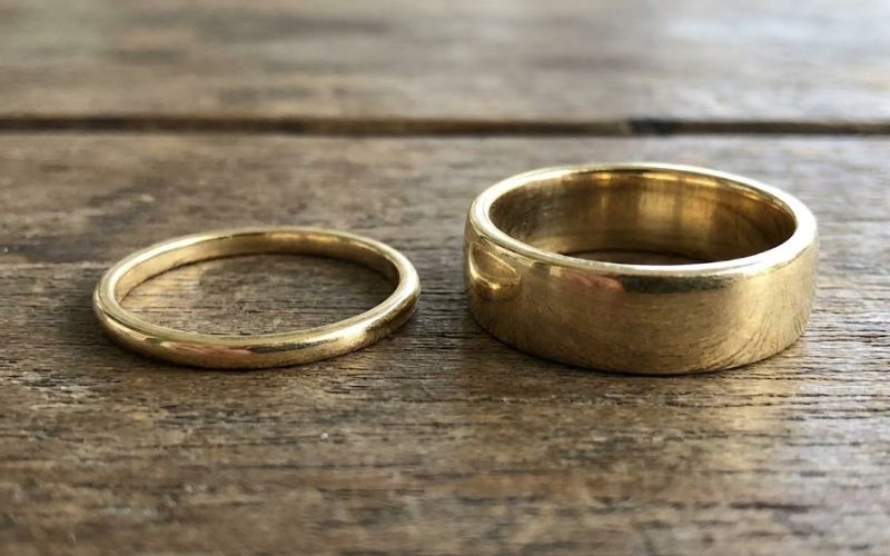 Nhẫn bản mảnh và bản to cũng ảnh hưởng đến cảm giác đeo