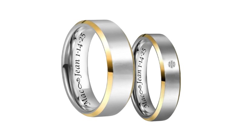 Cặp nhẫn cưới khắc tên biểu tượng của sự gắn kết vĩnh cửu và dấu ấn cá nhân trong hôn nhân