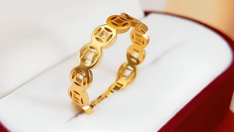 Vàng cũng là một trong những nguyên liệu phổ biến để làm nhẫn tặng người yêu