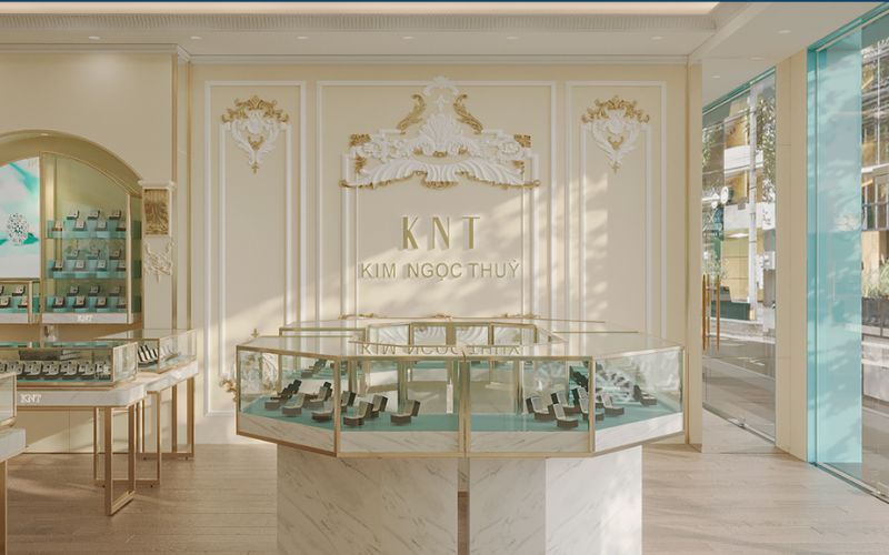 Kim Ngọc Thủy có đo ni tay tại cửa hàng cho quý khách hàng