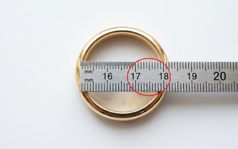 Đo size từ nhẫn đang đeo vừa