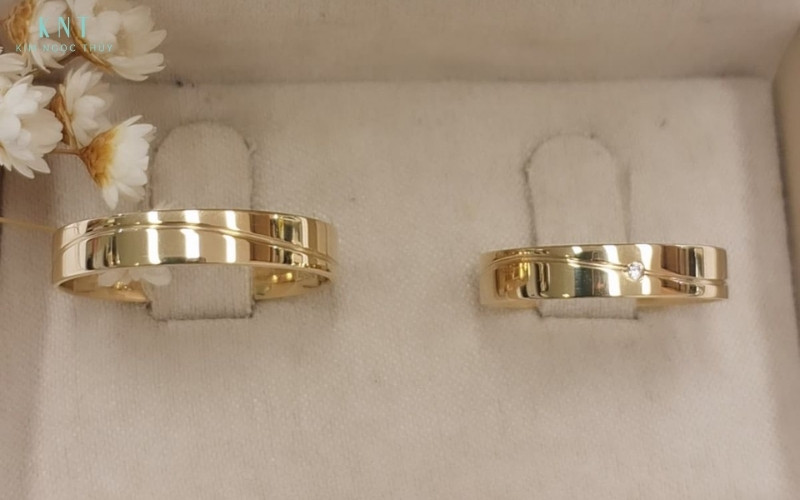 Cặp nhẫn cưới đồng bộ thể hiện sự hòa hợp và gắn kết trọn vẹn
