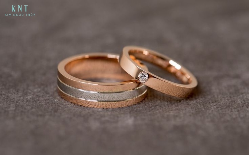 Vàng hồng mang lại cảm giác trẻ trung và là lựa chọn tinh tế cho nhẫn cưới hiện đại