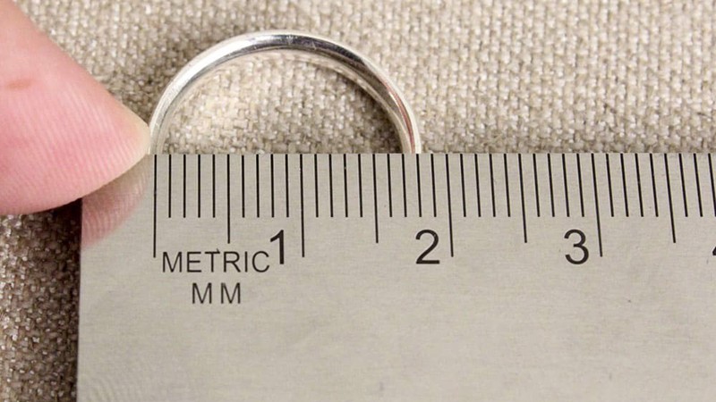 Bạn cần đo size nhẫn đính hôn vừa vặn