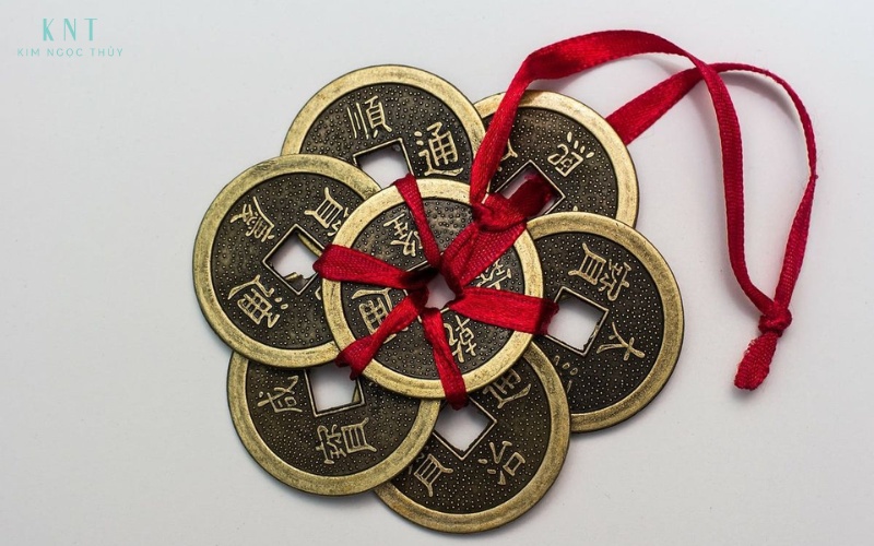 Xâu tiền cổ là vật phẩm phong thủy tượng trưng cho tài lộc