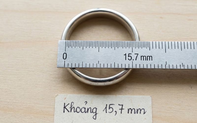 Nhẫn size 9 có đường kính khoảng 15,7 mm