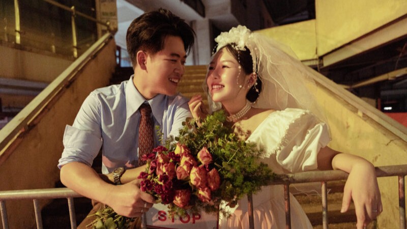 Phong cách vintage sử dụng tông màu trầm, trang phục hơi hướng cổ điển