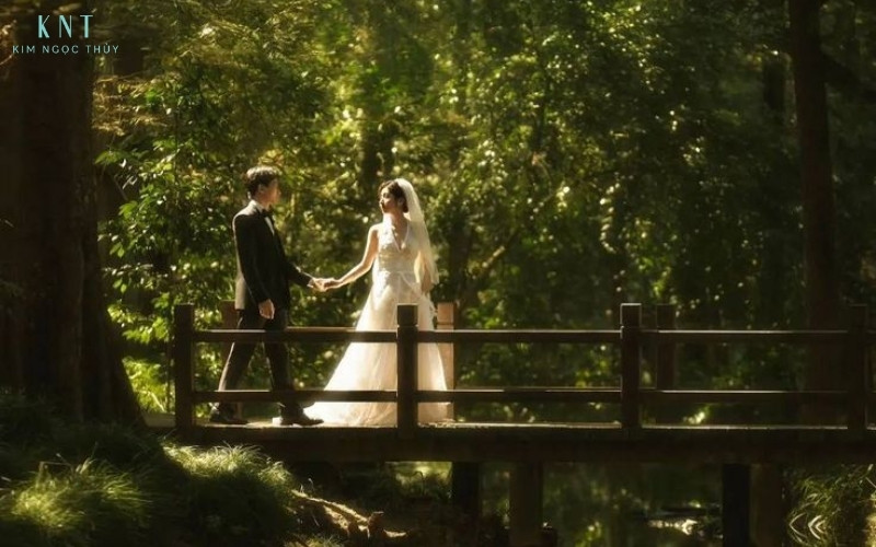 Chụp ảnh pre wedding ngoại cảnh với phong cách nhẹ nhàng