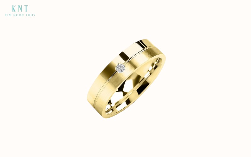 Thiết kế từ vàng 610 giúp giữ vững độ cứng, bảo vệ chi tiết đá và bề mặt nhẫn