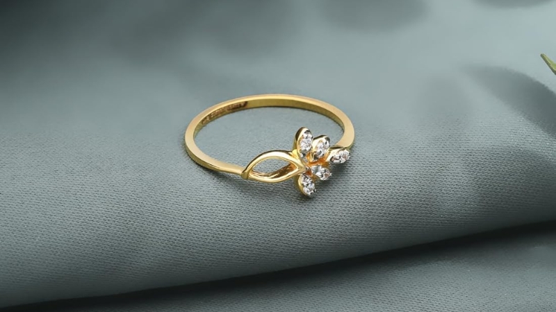 Vàng 18K phù hợp để thiết kế trang sức có họa tiết mảnh và cầu kỳ