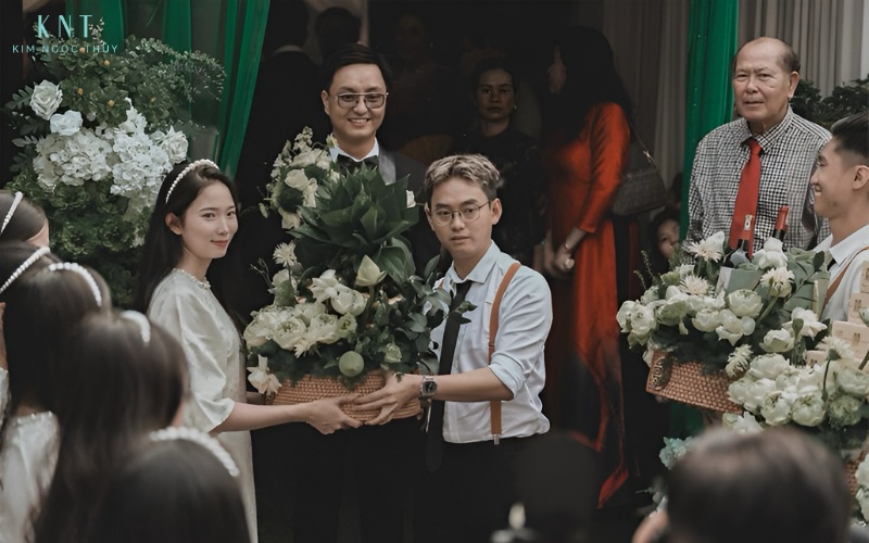 Bê tráp mang ý nghĩa hỗ trợ bạn bè, người thân trong ngày trọng đại