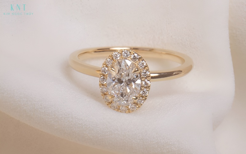 Thiết kế nhẫn Halo giúp viên đá trông lớn hơn và tăng độ lấp lánh