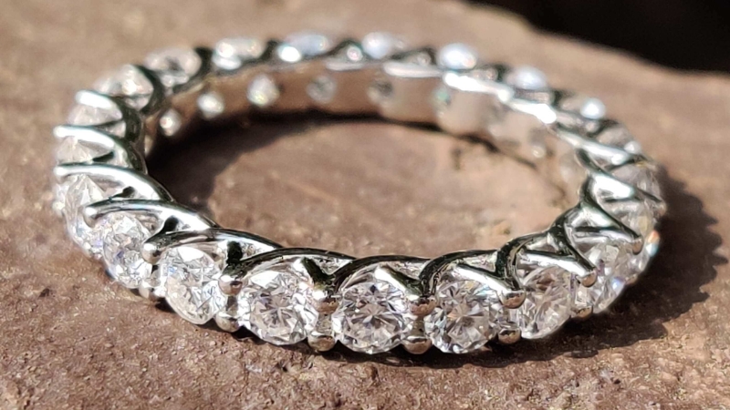 Chấu chia là chấu dùng chung cho hai hoặc nhiều viên đá nằm liền kề