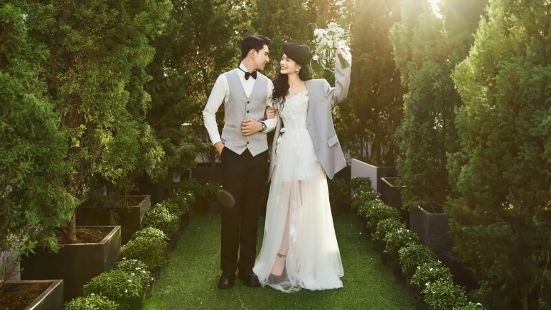 Chụp ảnh pre wedding tại phim trường phong cách châu Âu