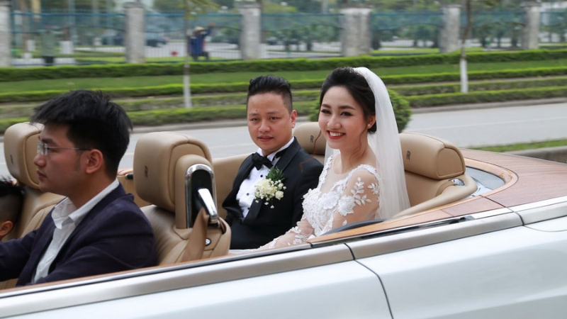 Chú rể sẽ đón cô dâu về nhà sau khi làm lễ