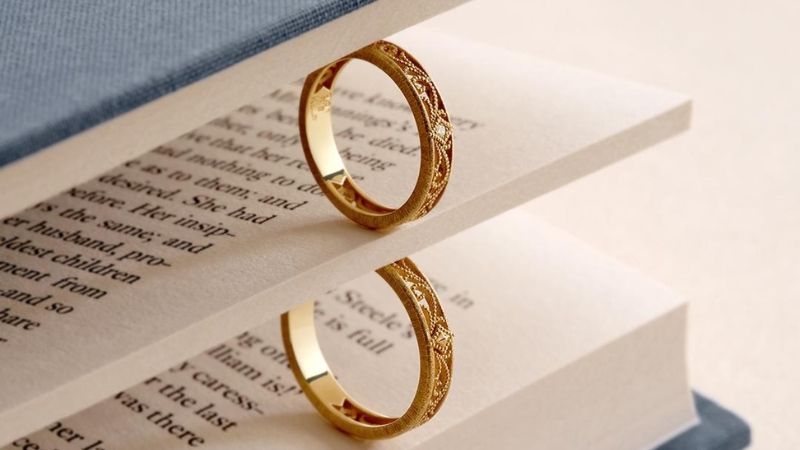 Nhẫn cưới vàng 607 có mức giá dễ tiếp cận hơn vàng 18K