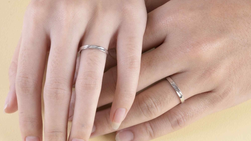 Nhẫn với nhiều đường nét uốn lượn mang đậm phong cách cá nhân