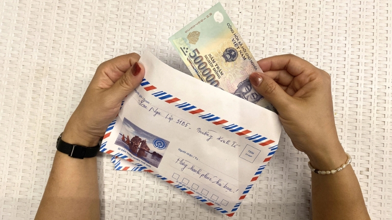 Tiền bỏ trong phong bì nên là những tờ tiền sạch, phẳng, không rách