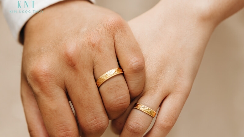 Nhẫn cưới vàng 96 mang lại cảm giác truyền thống và sang trọng