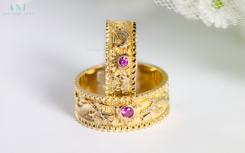 Phụng đại diện cho sự mềm mại cân bằng và đức hạnh của người phụ nữ Á Đông