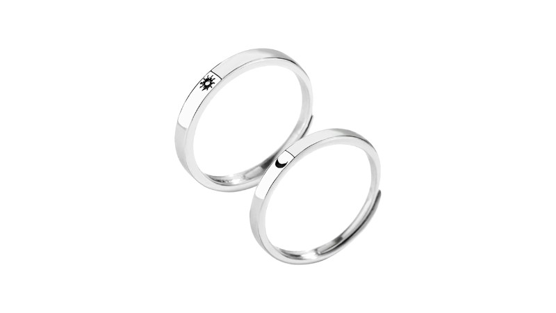 Nhẫn đôi với biểu tượng Sun và Moon thiết kế ý nghĩa, tinh tế và dễ đeo hằng ngày