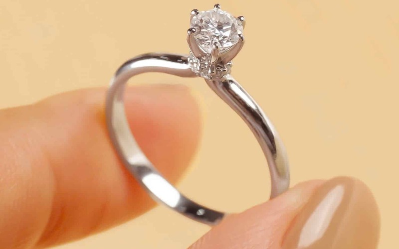 Nhẫn cầu hôn là kỷ vật được trao trong khoảnh khắc ý nghĩa