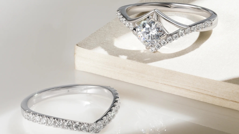 Nhẫn cưới vàng trắng sẽ có vẻ ngoài giống với bạch kim