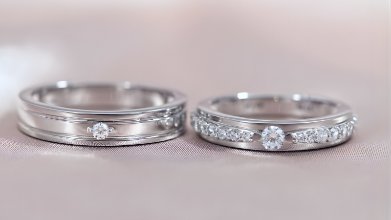 Nhẫn cưới vàng trắng 10K sẽ phù hợp cho bạn nếu muốn nhẫn có độ cứng tốt