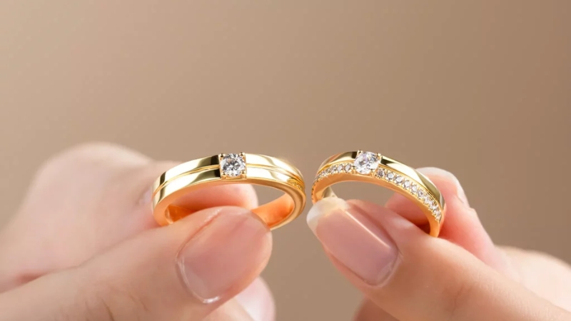 Nhẫn cưới vàng 18K phù hợp với những cặp đôi ưu tiên hàm lượng vàng cao