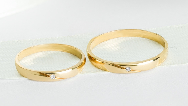 Nhẫn cưới trơn đặc biệt phù hợp với những người muốn đeo hằng ngày