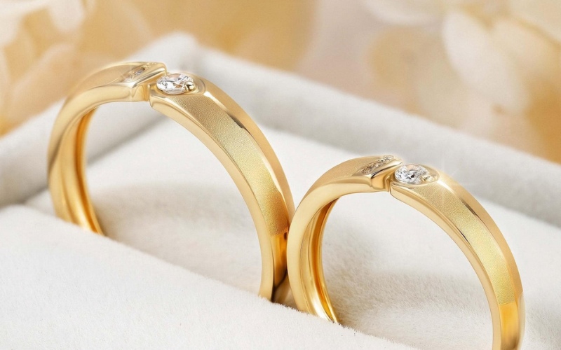 Nhẫn cầu hôn và nhẫn cưới có ý nghĩa gần nhau nhưng không hoàn toàn giống nhau