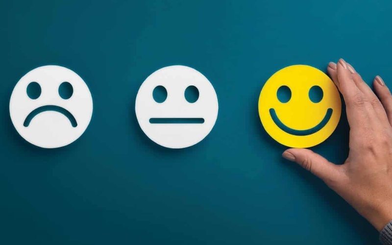 Thời điểm trao nhẫn đính hôn tạo cảm xúc tích cực