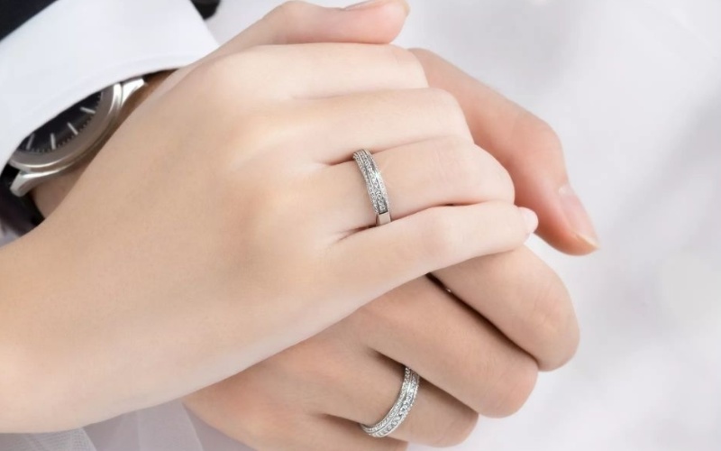 Một cặp nhẫn mới có thể mang ý nghĩa ghi dấu cột mốc mới thay vì thay thế cái cũ