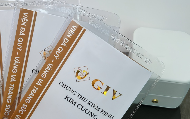 Giấy kiểm định GIV hỗ trợ làm rõ thông số viên kim cương khi mua sắm